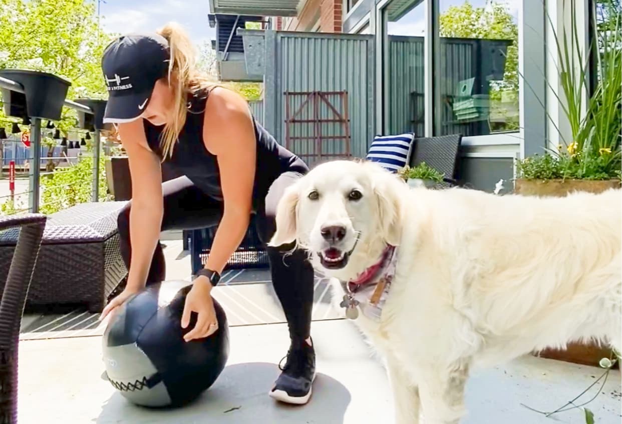 6 easy ways to hold yourself accountable when working out at home